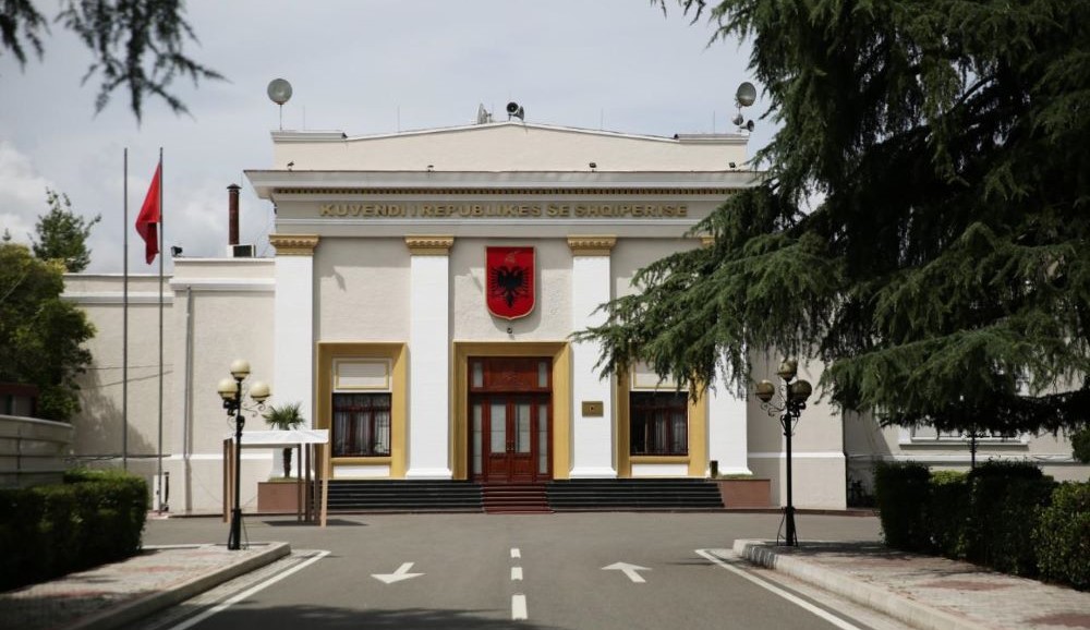 Miratohet bonusi i pranverës për pensionistët dhe shtyrja e afatit për investitorët strategjikë